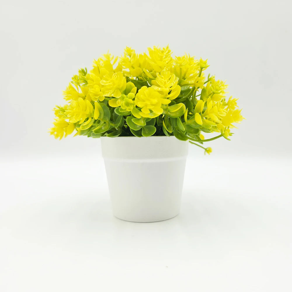 15cm Artificial Eucalyptus in Pot, Realistic Fake Greenery Plant Mini Potted Plant for Home Office Desk Decor, Table Centerpiece