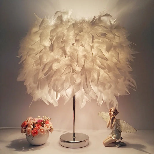 Internet celebrity feather table lamp bedroom bedside table INS fashion European style romantic simple warm wedding room night l
